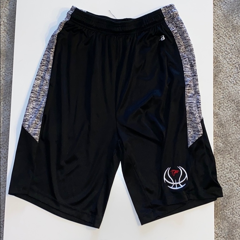 Men’s Medium basketball shorts